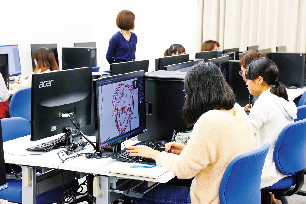 デジタルイラスト（デザイン基礎演習Ⅲ）の様子